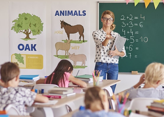 Children learning English Phonics - Age 4 to 8